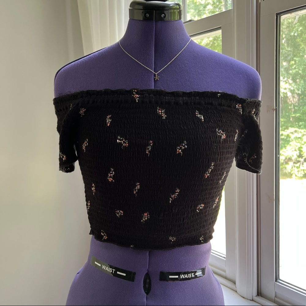 O’Neill Womens Stretchy black floral top